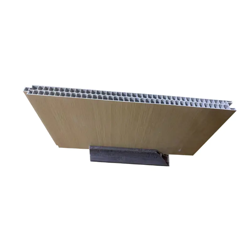 SPC-Trennwandplatte, doppelseitige Trennwandplatte aus Stoff mit Holzmaserung SPC-Trennwandplatte, doppelseitige Trennwandplatte aus Stoff mit Holzmaserung